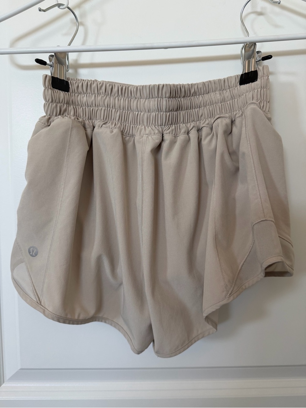 Lululemon Hotty Hot 4” Shorts Size 4